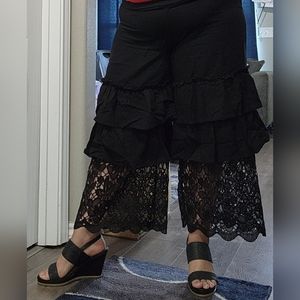 L & B women's black tiered ruffled crochet wide leg cropped pants women's size M